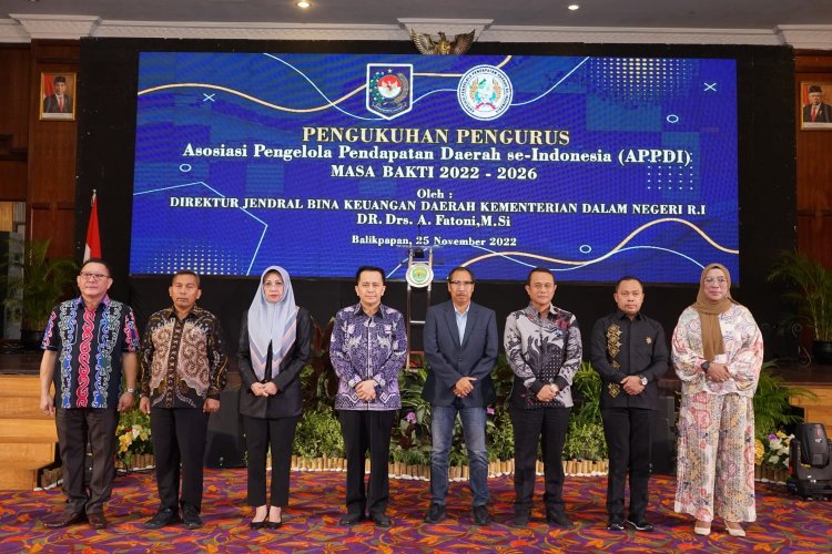 Dirjen Bina Keuangan Daerah Kemendagri, Agus Fatoni Kukuhkan Asosiasi Pengelola Pendapatan Daerah se-Indonesia