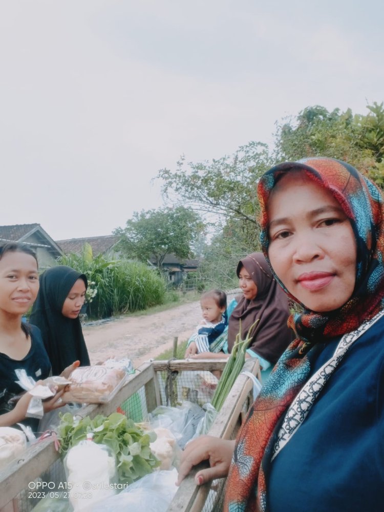 IBU SRI LESTARI SANG PEDAGANG SAYUR KELILING SIAP MENGABDIKAN DIRI MENJADI WAKIL RAKYAT DAN BERTANDING DI CALON LEGISTALIF 2024-2029