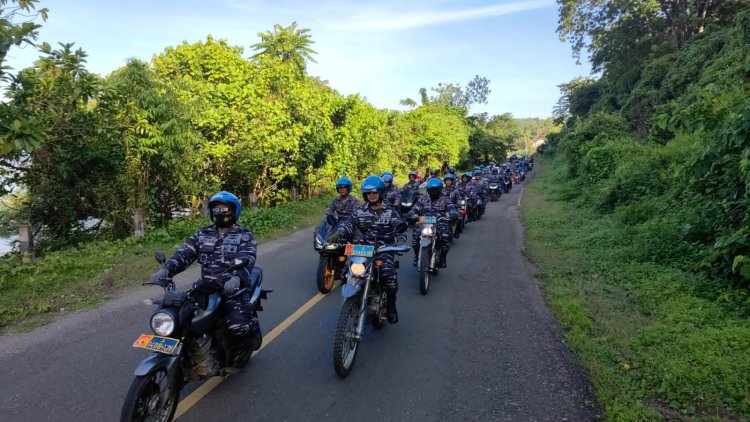 Peringati HUT TNI- AL Ke-77 : Lanal Morotai Touring Bakti Sosial