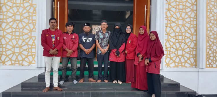 Jelang Berbuka Puasa, Kader-Kader IMM Morotai Berbagi Takjil Kepada Masayarakat