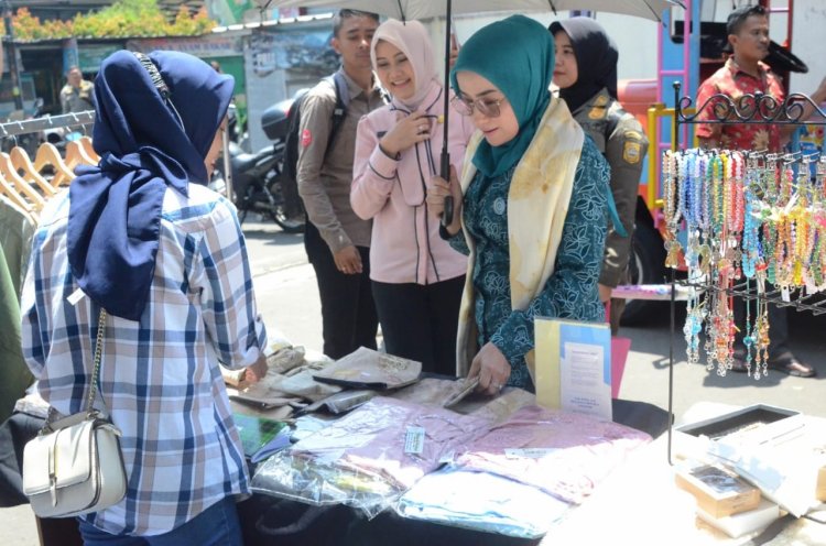 Ketua PKK Kabupaten Bogor Lakukan Rechecking Di Desa Cilebut Barat