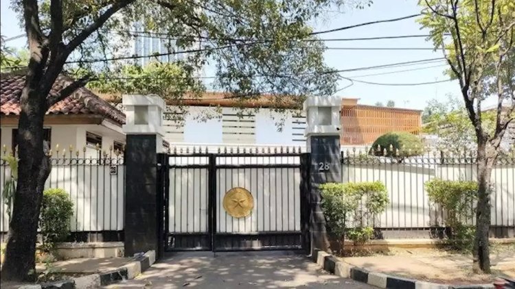 Ditemukan 12 Senjata Api dan Mata Uang Asing di Rumah Dinas Mentri Pertanian