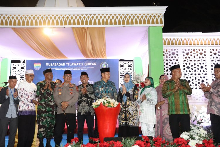 Kapolres menghadiri acara pembukaan MTQ tingkat kabupaten seram bagian barat