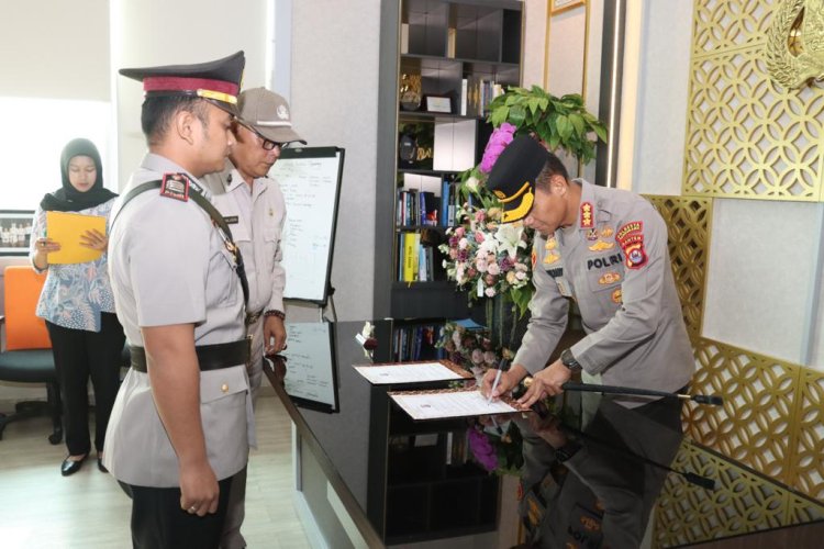 Penyerahan jabatan dan tanggung jawab tugas Kapolsek Cikupa dan Kapolsek Pasar Kemis kepada Kapolresta Tangerang