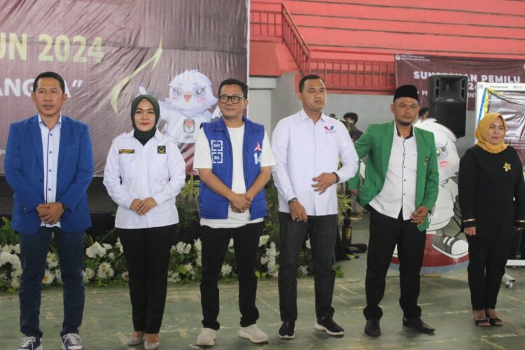 Berpartisipasi Pawai Kirab Parpol, M. Junaidi Minta Tidak Ada Kecurangan Pemilu