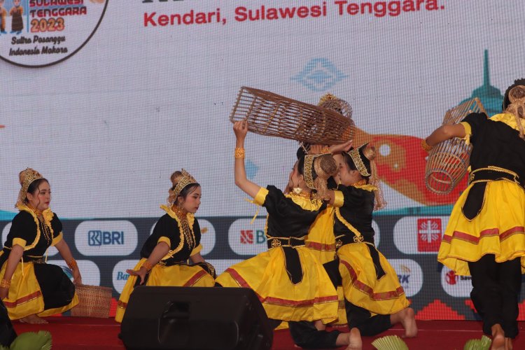 Tarian Meroo-roo Asal Kolaka Timur Tampil Memukau Di Acara Puncak Peringatan PRB