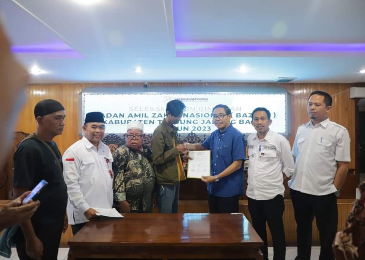 Bupati Tanjabbar Pimpin Rapat Fasilitasi Pembangunan Kebun  Antara PT DAS dengan Masyarakat 9 Desa