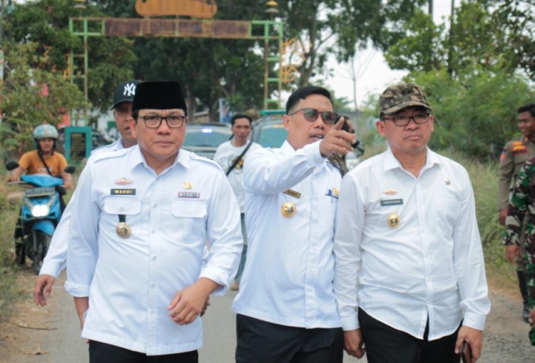 WALIKOTA METRO MONITORING PEMBANGUNAN INFRASTRUKTUR DI METRO BARAT