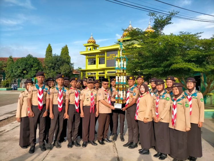 MAN 1 Metro Boyong Piala Bergilir Gubernur Lampung