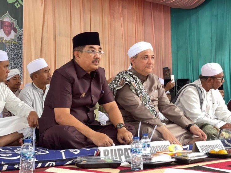 Bupati Tanjabbar Hadiri Peringatan Haul Akbar Syekh Abdul Qadir Ql-Jailani Ponpes Sa'adatul Abadiyah
