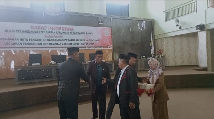 rapat paripurna, Dewan perwakilan rakyat daerah kabupaten seram bagian barat(SBB)