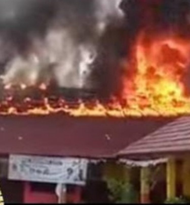 Amukan Sijago Merah Hanguskan Dua Ruang Kelas Gedung SDN Tunggak Jati