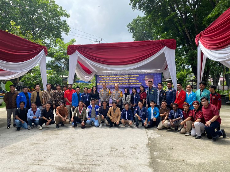 Penandatanganan MOU penghijauan oleh Irjen Pol. A. Rachmad Wibowo SIK bersama BPDAS