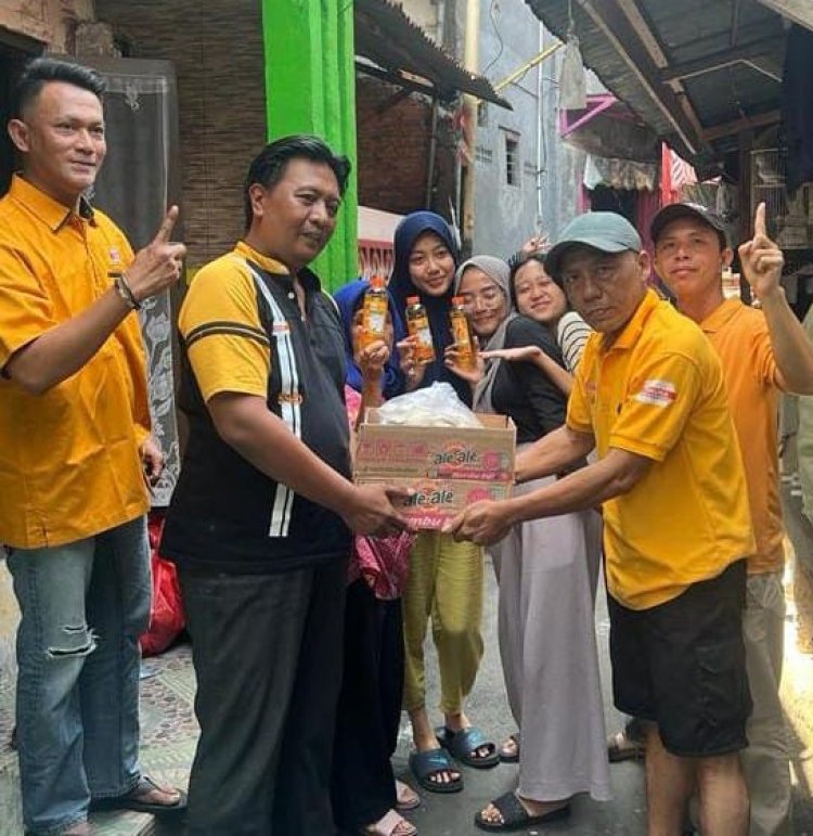 Peduli Sesama, Caleg DPRD Kota Bogor, Parjiyanto Bagikan Minyak Goreng Gratis
