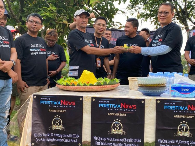 Rapat Kerja Media Pristiwanews Sekaligus Launching Tv Channel di Cisarua.