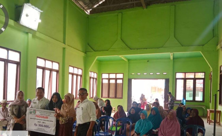 PEMBAGIAN BLT DD PEKON BANYU URIP TAHAP IV BULAN OKTOBER DESEMBER TAHUN 2023