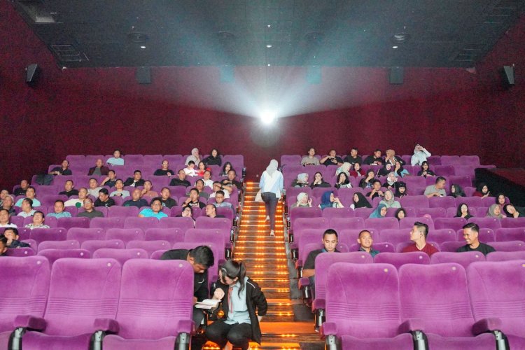 Nobar film "13 bom di jakarta" bersama Kapolda Irjen Pol A Rachmad Wibowo SIK