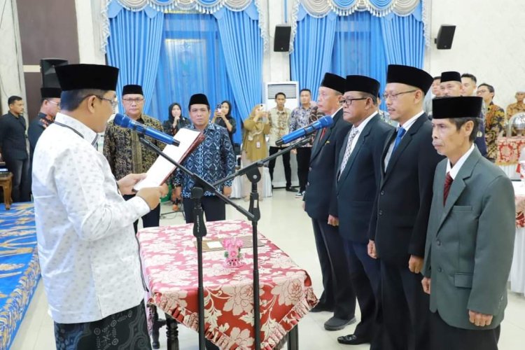 Bupati Tanjabbar Lantik PAW BAZNAS Periode 2021-2026