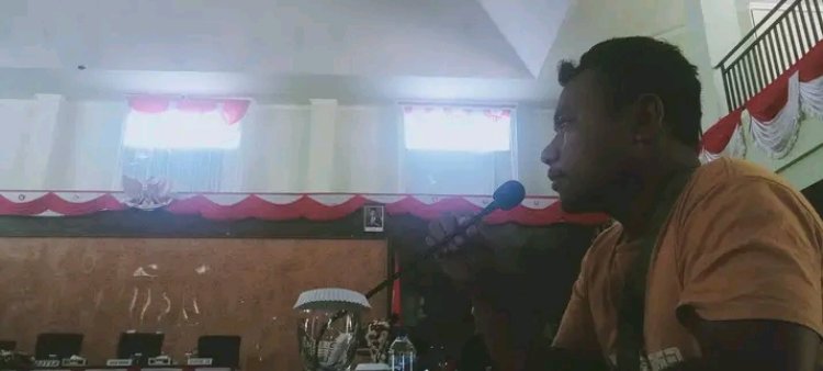 Peristiwa Yang Terjadi Di Pulau Moa,Yang Di Duga Wartawan Di Ancam Dan Di hina Oleh Oknum TNI Yang Bertugas(dinas) Di Kodim 1511 Pulau Moa