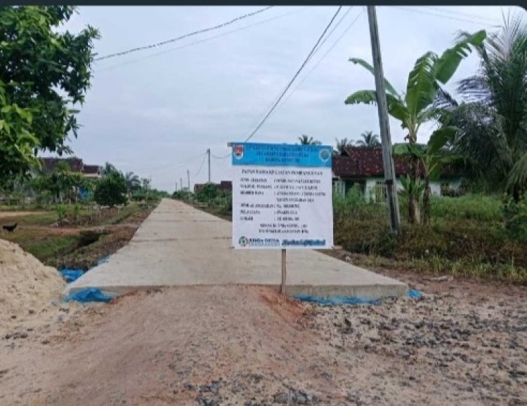 Warga Berikan Apresiasi Atas Pembangunan Jalan Rabat Beton Yang Sukses Dibangun Oleh Pemdes Sidang Kurnia Gung