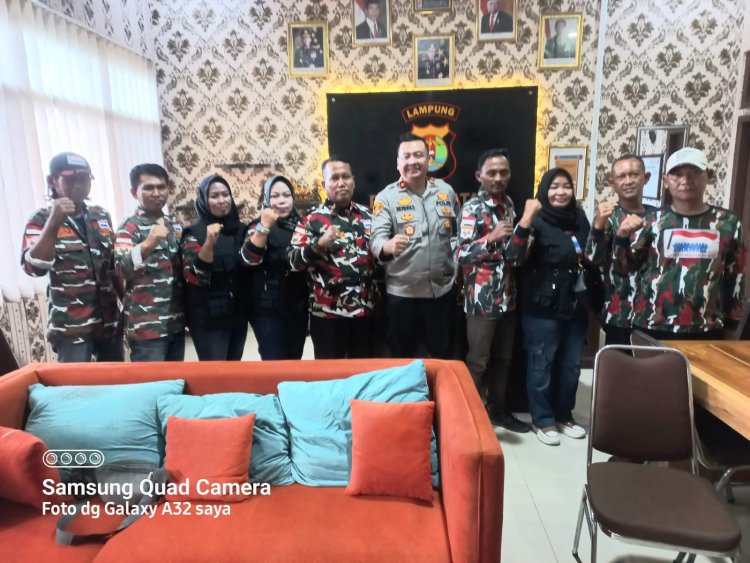 Kapolsek Natar Jalin Silaturahmi Kamtibmas dengan LSM Laskar Merah Putih