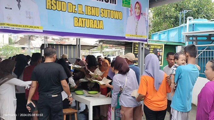Dapur Umum RSUD Ibnu Sutowo Baturaja Makanan dan minuman gratis buat korban banjir