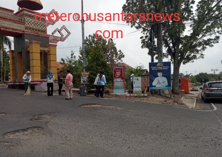 Pemerintah Daerah Kabupaten Way Kanan BAPPEDA Melaksanakan Kegiatan Bersih-bersih
