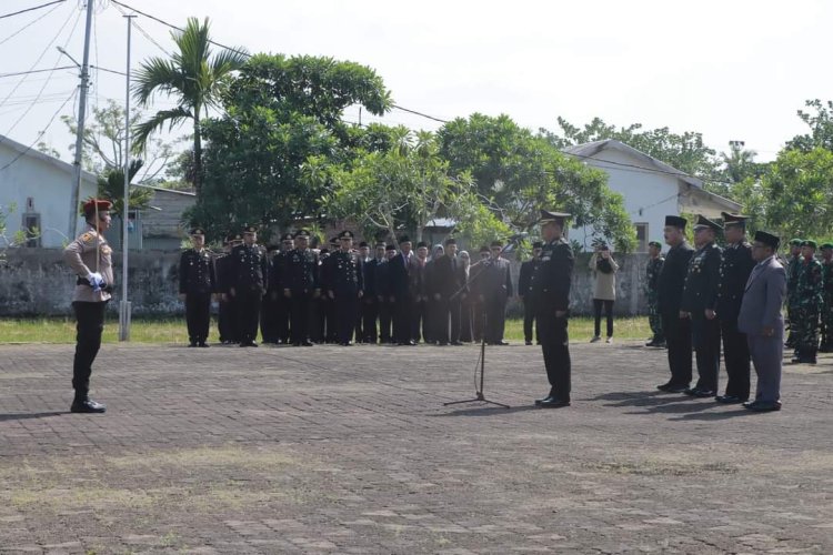 Peringati Hari Pahlawan Pemkab Tanjabbar Laksanakan Ziarah dan Tabur Bunga