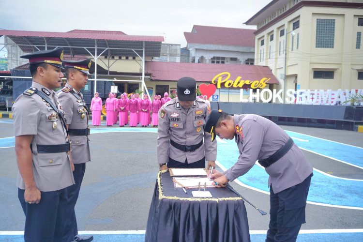 Kapolres Lhokseumawe Pimpin Sertijab, AKP Abdhi Hendriyatna Jabat Kabag Ops dan AKP Irfan Firdaus Jabat Kasat Lantas
