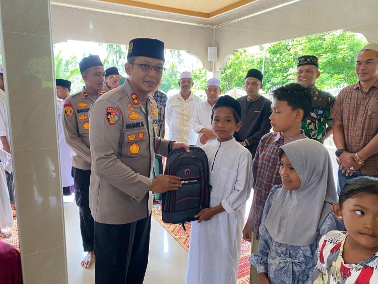 Kapolres Aceh Utara Beri Santunan untuk Dhuafa dan Anak Yatim di Paya Bakong