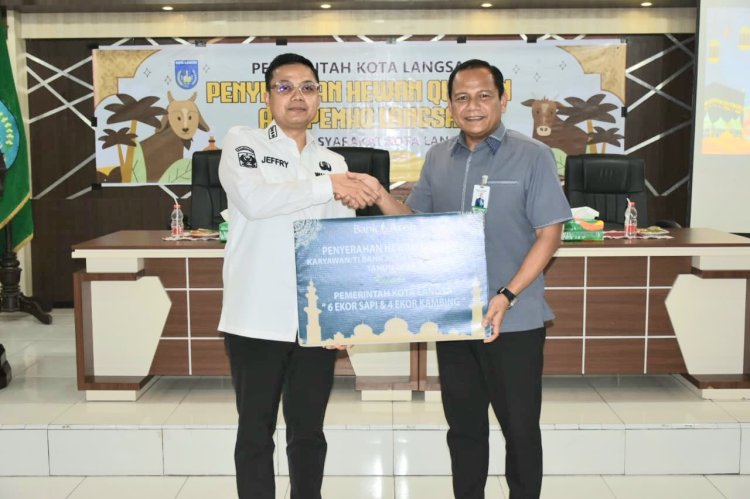 Pemko Langsa Serahkan 59 Ekor Hewan Qurban untuk Gamponh dan Dayah