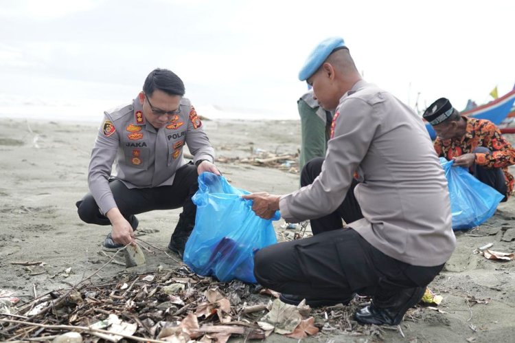 Bakti Kebersihan Polres Pidie Warnai Peringatan Hari Bhayangkara ke-79