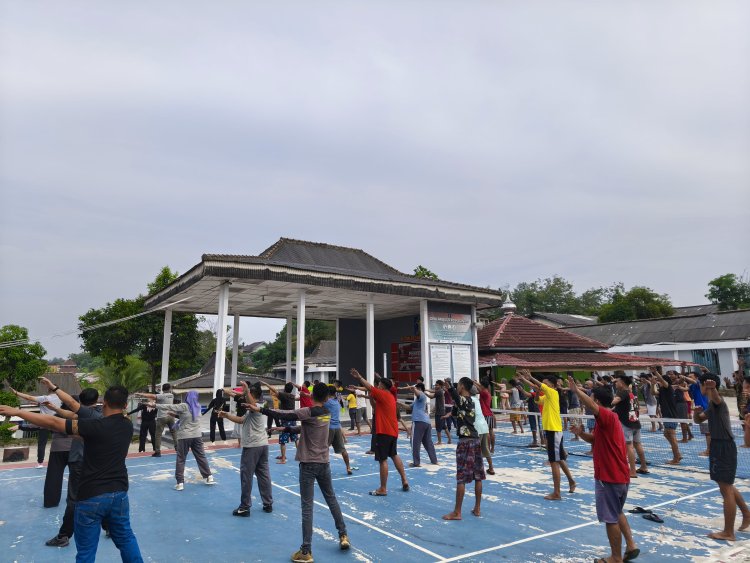 Senam Pagi Tingkatkan Semangat Warga Binaan, Rutan Kelas IIB Baturaja Gelar Kegiatan Rutin Bersama