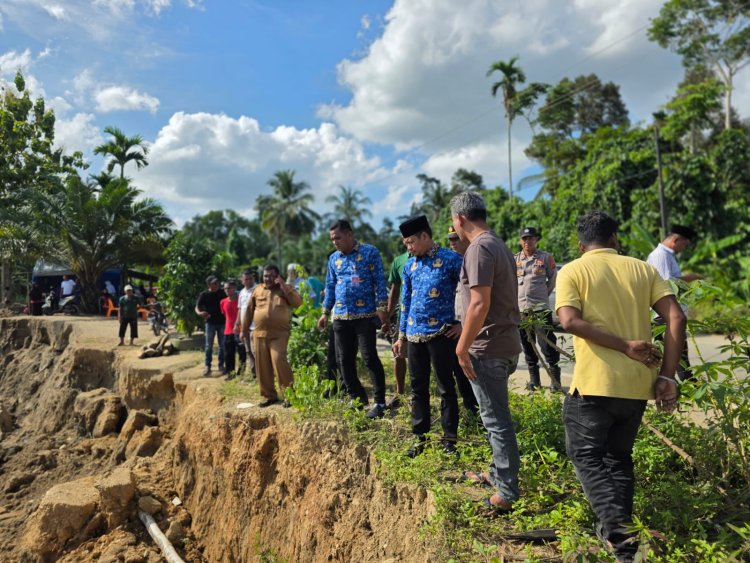 Wabup Aceh Timur T. Zainal Abidin Tinjau Lokasi Longsor di Pantee Bidari, Serukan Penanganan Cepat