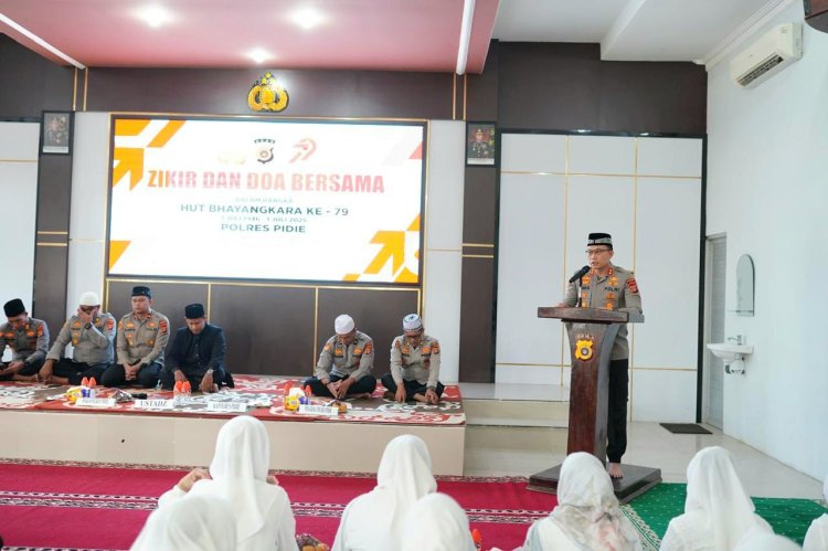 Zikir dan Doa Bersama dalam Rangka Hari Bhayangkara ke-79 Tahun 2025 di Polres Pidie