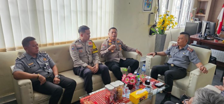 Sinergitas Kasat Binmas Polres OKU dan Anggota, Sambangi Rutan Baturaja untuk Tingkatkan Pembinaan Keamanan