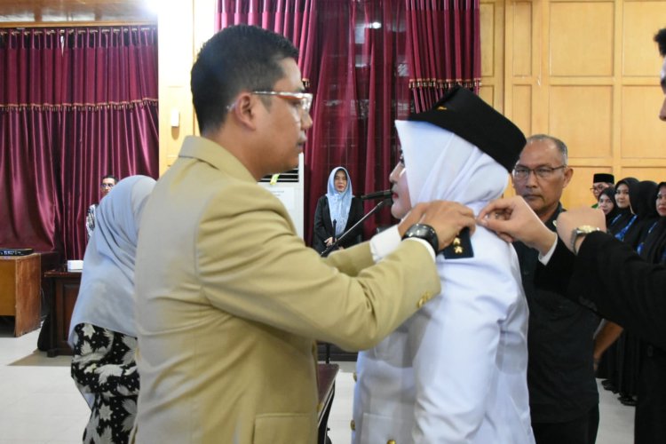Walikota Langsa Lantik Camat Langsa Kota dan Kukuhkan 71 pejabat eselon III dan IV