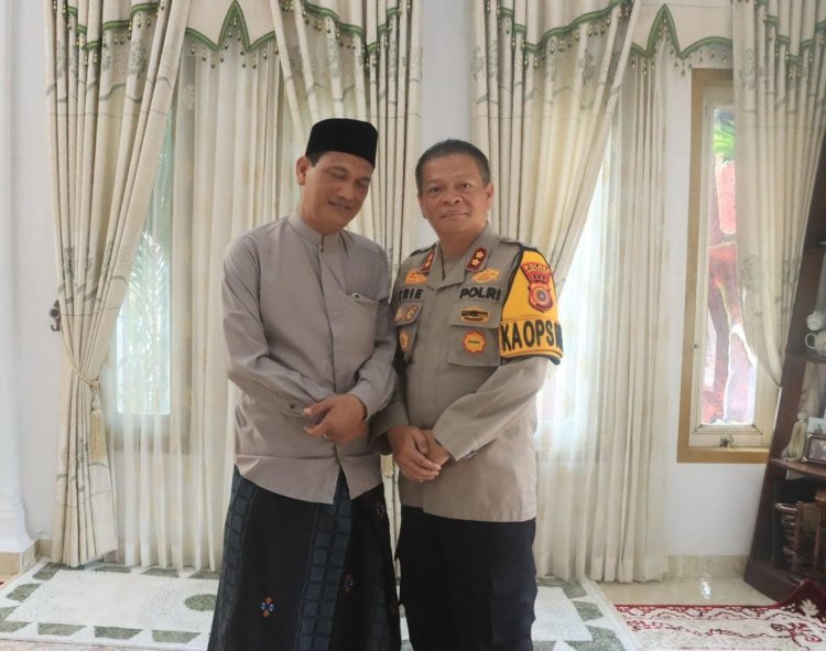 Mengawali Tugas, AKBP Trie Aprianto Silaturahmi ke Waled Lapang