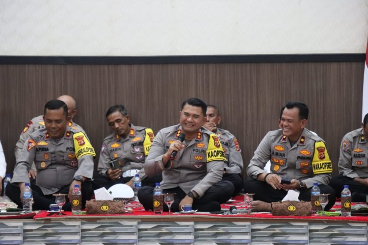 Perkuat Soliditas, Usai Apel Pagi Kapolres Aceh Timur Sarapan Bersama Anggota