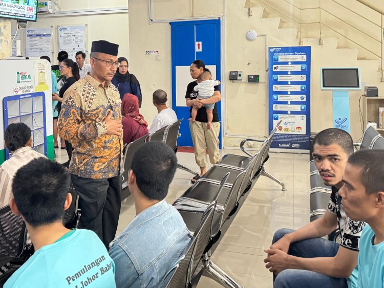 Haji Uma Fasilitasi Pemulangan 12 TKI Aceh dari Batam ke Kampung Halaman, Juga Dibantu BP3MI Aceh