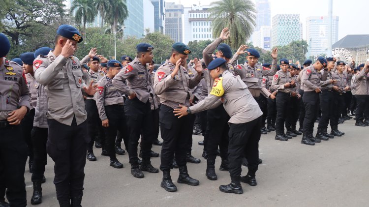 Polisi Siagakan 1.489 Personel, Amankan Aksi BEM SI di Silang Selatan Monas 