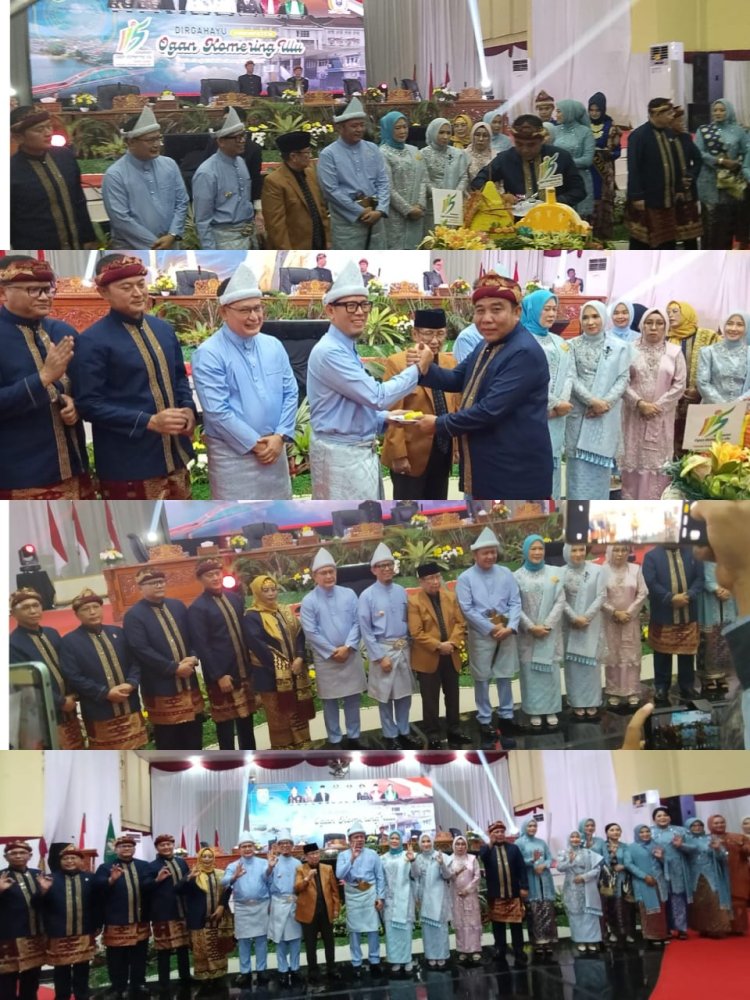Merayakan HUT OKu ke 115, Gubernur Sumatera Selatan H Herman deru, di dampingi Bupati Oku H Teddy Meilwansyah ,H Teddy Meilwansyah hadiri Rapat paripurna istimewa DPRD Oku