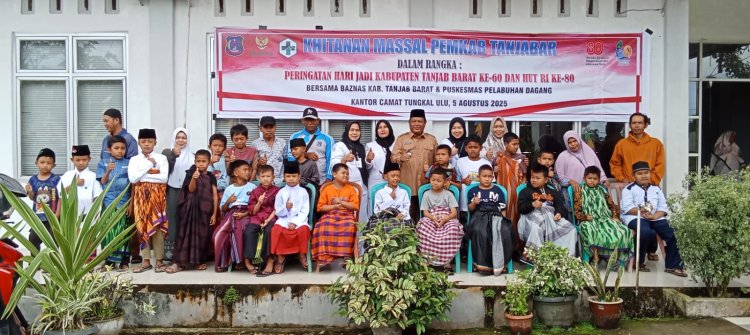 Pemkab Tanjab Barat Gelar Khitanan Massal di Tungkal Ulu Secara Gratis