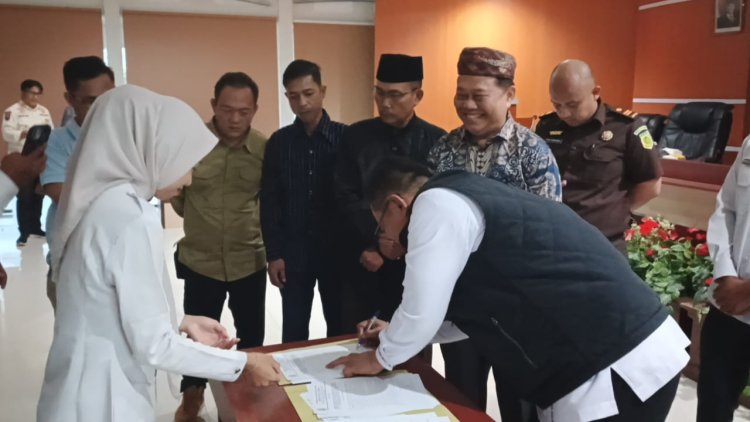 Sekdakab Machiavelli HT sukses buat kesepakatan dalam mediasi dillahan PTPN 1 Regional VII Blambangan Umpu.
