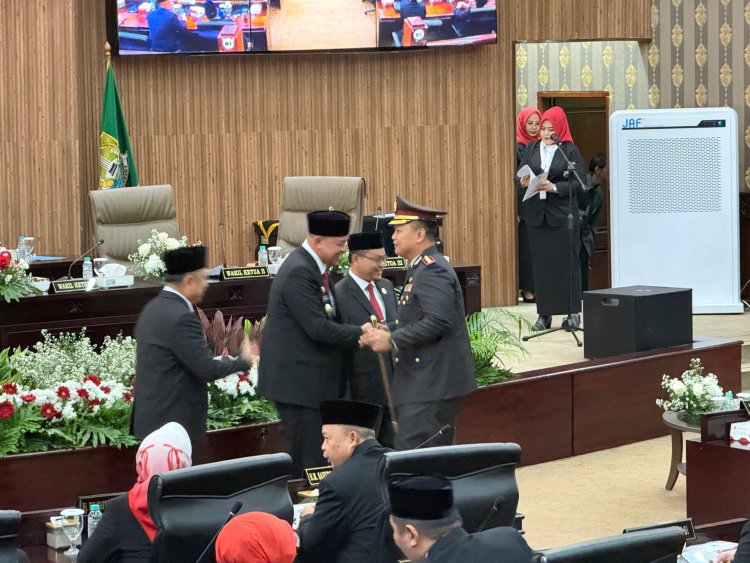 Dengarkan Pidato Kenegaraan Presiden, Kapolres Metro Bekasi Kota Hadiri Rapat Paripurna DPRD