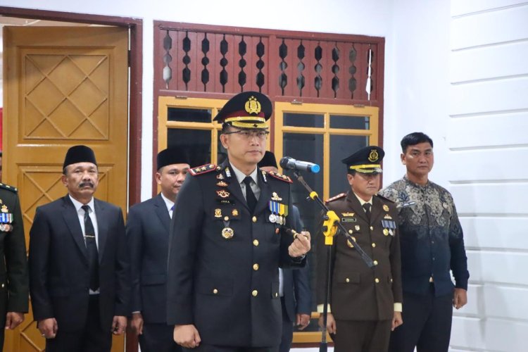 Kapolres Pidie Pimpin Upacara Taptu dan Lepas Pawai Obor HUT ke-80 RI